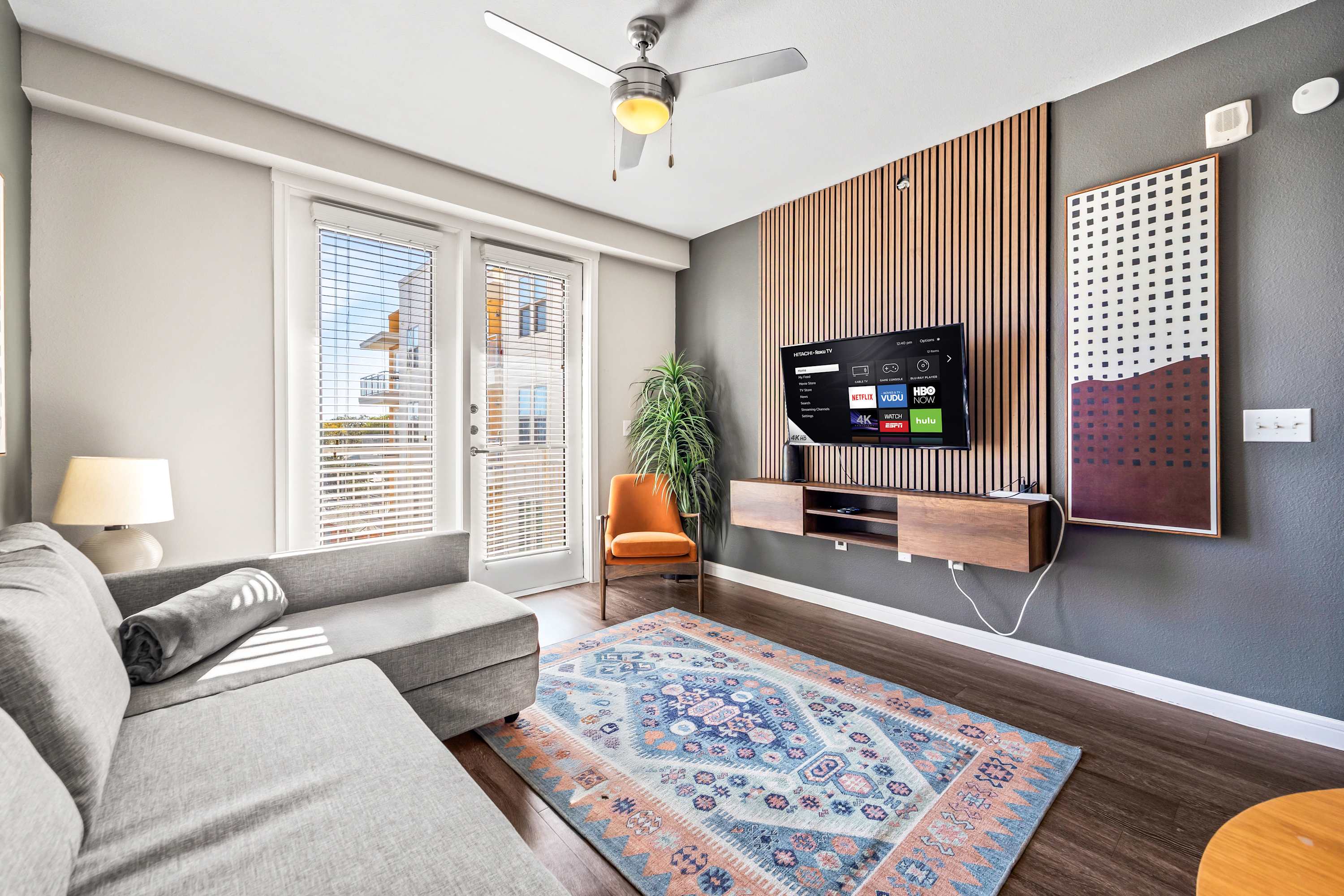 Southtown Flat w/ Pool | Gym | Free Parking