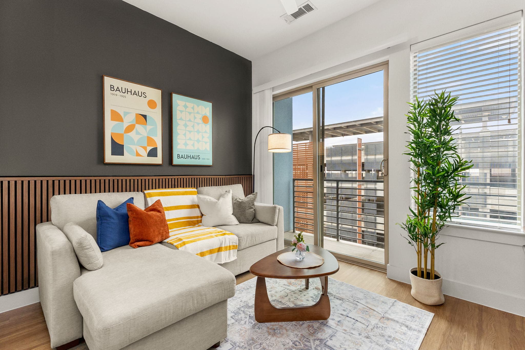 Central Flat: Pool|Free Parking|Walk to Riverwalk