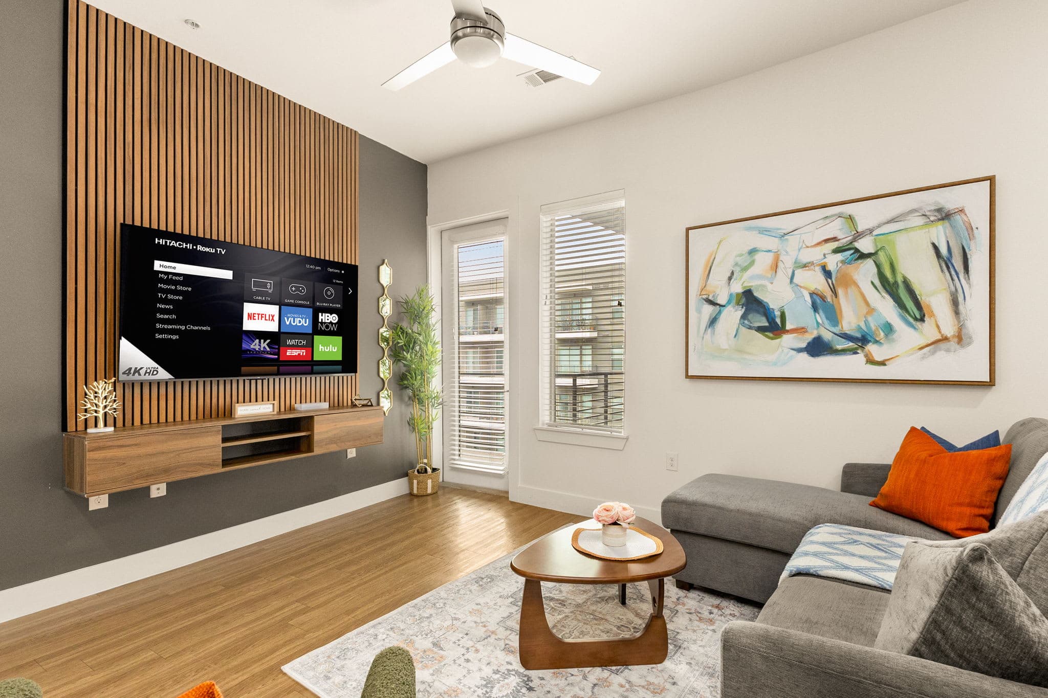 Central Flat: Pool|Free Parking|Walk to Riverwalk